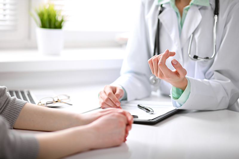 ٨ أسئلة عليكِ سؤالها لطبيب النسائية والتوليد في موعدك المقبل